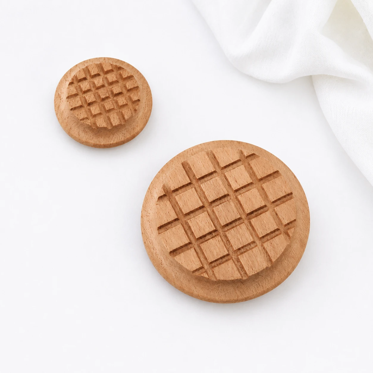 Grid Pattern Wooden Handle